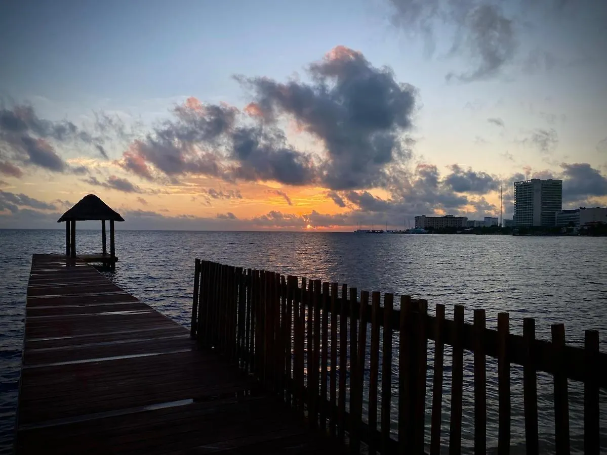Condominio Naima Cancun D3 アパート